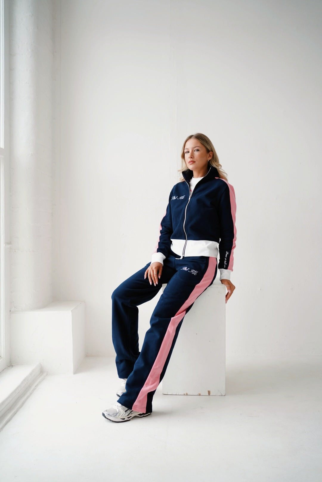 Women's Straight Leg Pants